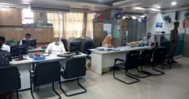 ইসলামী ব্যাংকের চেয়ারম্যানের পদত্যাগ দাবিতে কর্মকর্তা-কর্মচারীদের ১ ঘণ্টা কর্মবিরতি