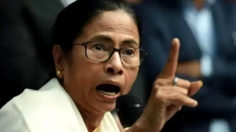 মমতার বিরুদ্ধে আইনি ব্যবস্থা নেওয়ার নির্দেশ