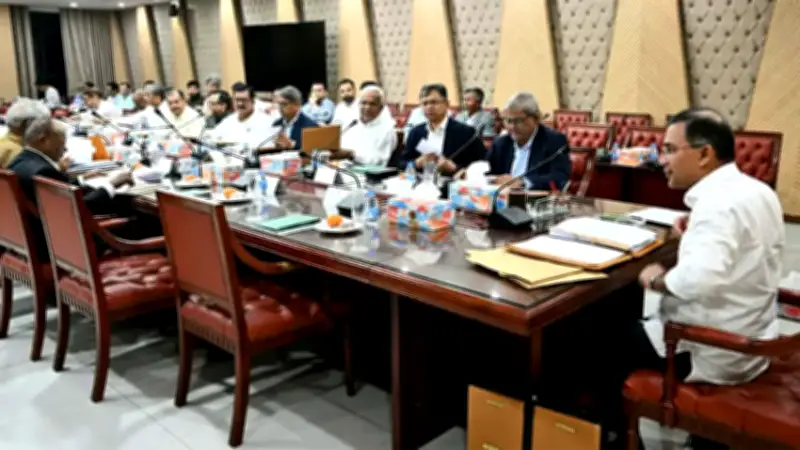 প্রধানমন্ত্রীর সভাপতিত্বে সচিবালয়ে মন্ত্রিসভার বৈঠক শুরু