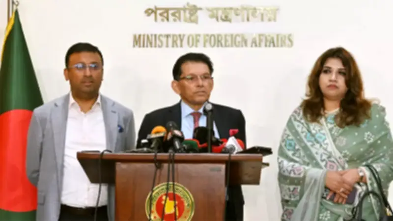 খলিলুর রহমান দুটি দায়িত্ব একসঙ্গে চালিয়ে যাওয়ার ইঙ্গিত