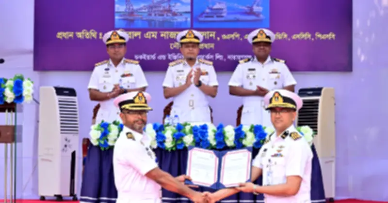 বাংলাদেশ নৌবাহিনীতে যুক্ত হলো আধুনিক ফ্লোটিং ক্রেন ‘বলিয়ান’