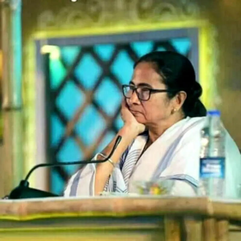 মমতার বিরুদ্ধে সাইবার থানায় অভিযোগ, বাংলাদেশের হত্যাকাণ্ড জড়ানোর অভিযোগ