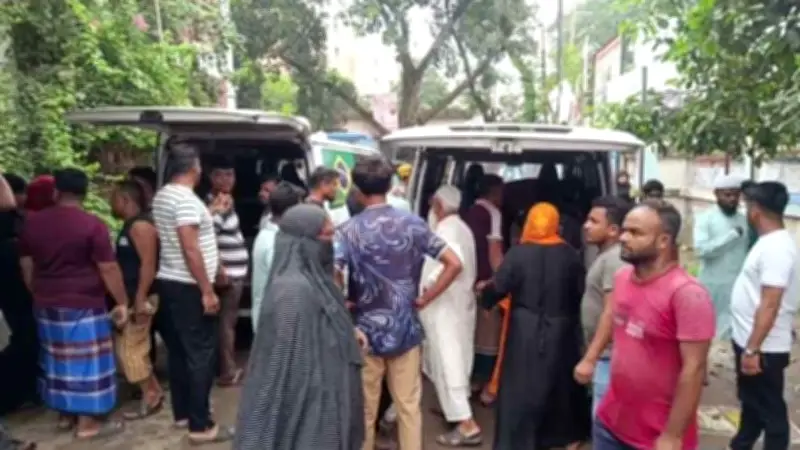 অটোরিকশায় পিকআপের ধাক্কায় মা-ছেলেসহ নিহত ৩