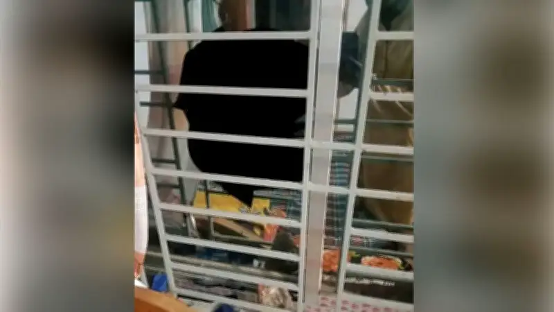 নোয়াখালীতে ছাত্রদল নেতার বাড়িতে হামলা, ভাঙচুর