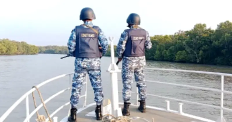 পুশইন প্রতিরোধে কোস্ট গার্ডের সীমান্তে টহল জোরদার