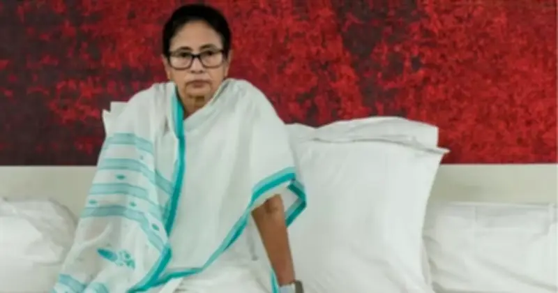 মমতার রুদ্ধদ্বার বৈঠক: তৃণমূলে ভাঙন ধরেছে?