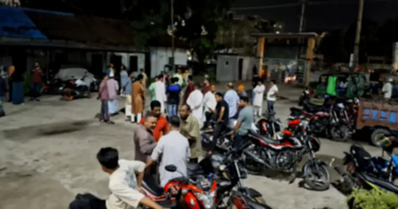নোয়াখালীতে ‘কিশোর গ্যাং’ সন্দেহে ১৮ জন আটক, পুলিশে সোপর্দ
