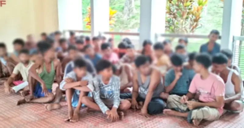 টেকনাফে মালয়েশিয়াগামী বোট থেকে ৫০ জন উদ্ধার, পাচারকারী চক্রের ৯ সদস্য আটক
