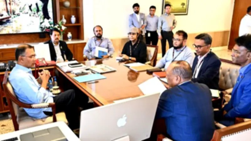 প্রধানমন্ত্রীর বৈঠকে মাটি-পরিবেশ উপযোগী বৃক্ষরোপণের পরামর্শ