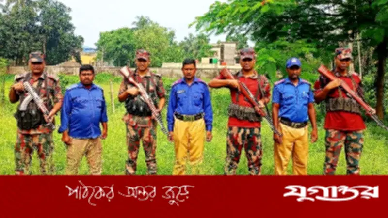 হিলি সীমান্তে পুশ-ইন ঠেকাতে বিজিবির সঙ্গে গ্রামপুলিশের যৌথ টহল