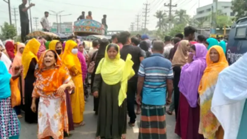 সাভারে বিক্ষোভ, ঈদের ছুটিতে চাকরি হারালেন ১৮৬৪ শ্রমিক
