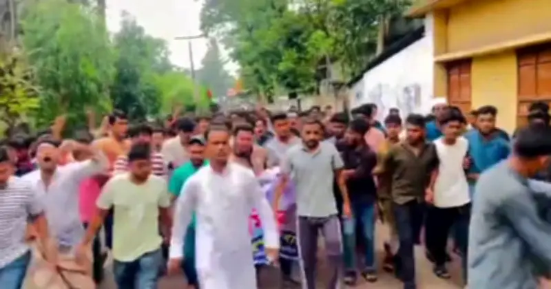 নোয়াখালীতে মিছিলের ঘটনায় ২৪ জন গ্রেপ্তার, ১৫ অপ্রাপ্তবয়স্ক