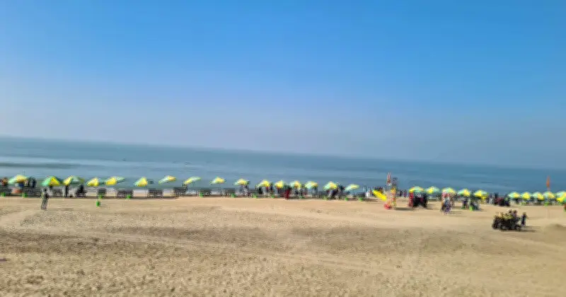 তীব্র গরমে কক্সবাজারে পর্যটকদের ভোগান্তি, হোটেল বুকিং বাতিলের শঙ্কা