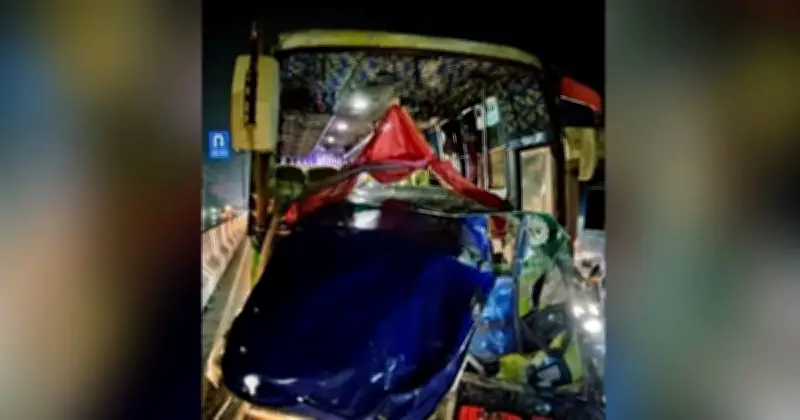 কুমিল্লায় সড়ক দুর্ঘটনায় তিন শ্রমিক নিহত