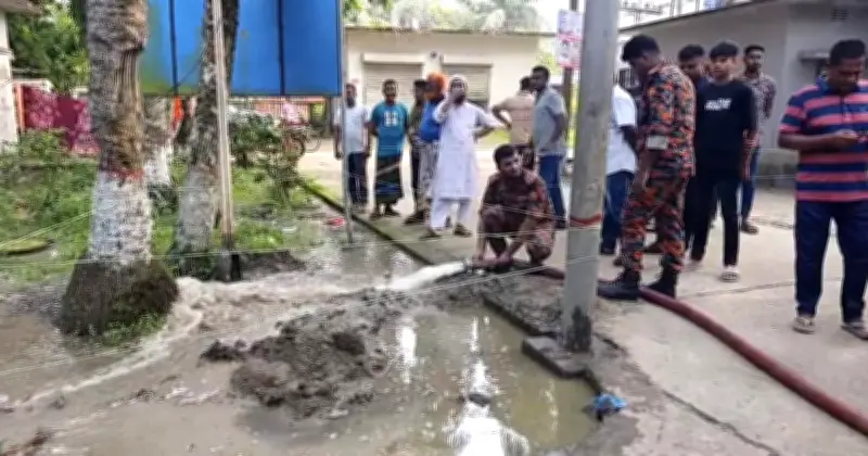 শরীয়তপুরে হাসপাতালের মাঠে মাটি গরম, ৪৮ ঘণ্টা ধরে রহস্য
