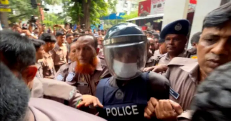 পল্লবী শিশু রামিসা হত্যা মামলায় প্রধান আসামি সোহেল রানা ও স্ত্রী স্বপ্না খাতুনকে আদালতে তোলা হয়েছে