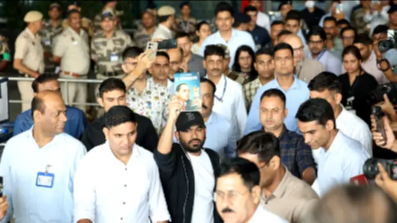 ভারতে তরুণদের ক্ষোভ থেকে জন্ম নেওয়া ককরোচ জনতা পার্টির বিক্ষোভ