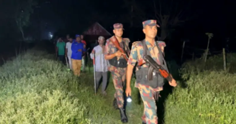 হিলি সীমান্তে বিএসএফের পুশইন ঠেকাতে বিজিবির সতর্কতা