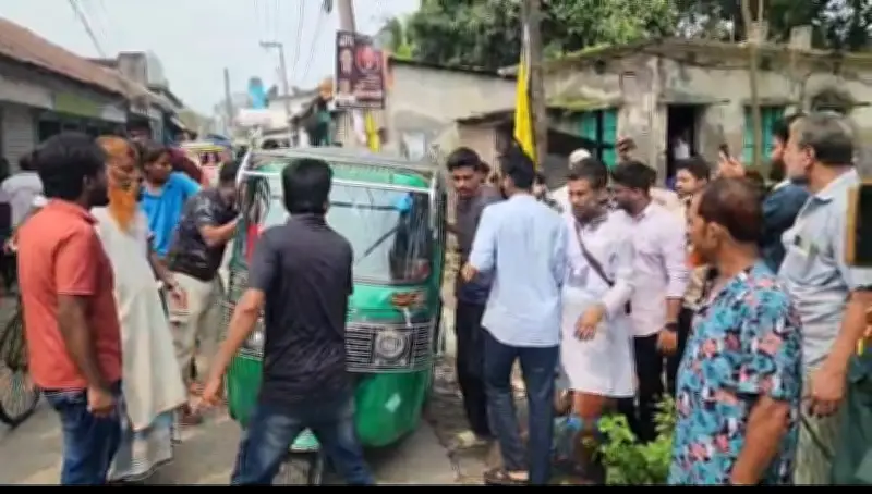 শরীয়তপুরে প্রধান শিক্ষককে মারধর, হাসপাতালে ভর্তি