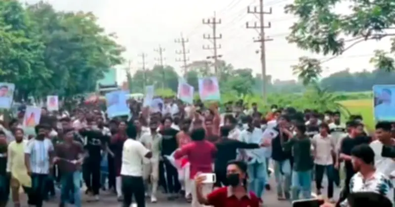 ছাত্রলীগের মিছিল: কুমিল্লায় ৪৫ আটক, পাঁচ গাড়ি জব্দ