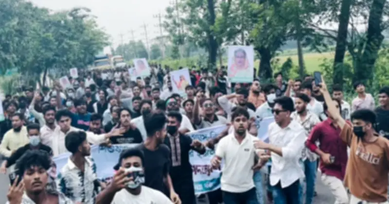 কুমিল্লায় ছাত্রলীগের মিছিলে ধাওয়া দিয়ে ৪৫ জনকে পুলিশে দিল ছাত্রদল