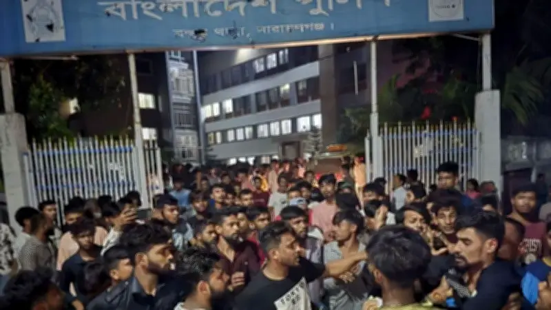 ছিনতাইকারীর ছুরিকাঘাতে যুবকের মৃত্যু, থানা ঘেরাও