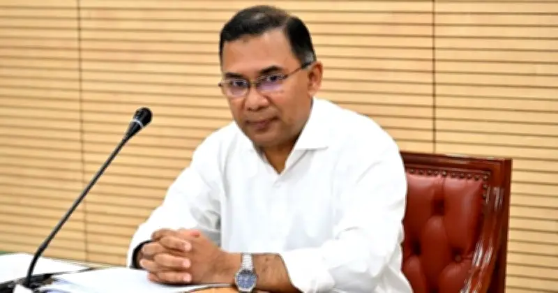 প্রধানমন্ত্রীর অনুমোদন না পাওয়া ফ্রান্স সফর: প্রশাসকের ভূমিকা নিয়ে প্রশ্ন