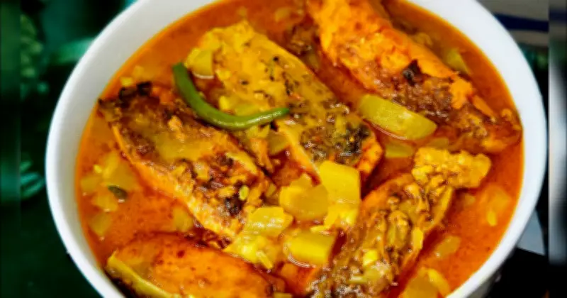 গরমে হালকা খাবারের বিকল্প লাউ মাছের ঝোল