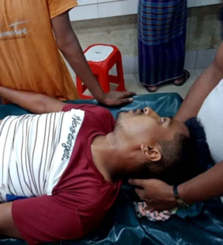 নোয়াখালীতে প্রকাশ্যে যুবককে গুলি, গুরুতর আহত