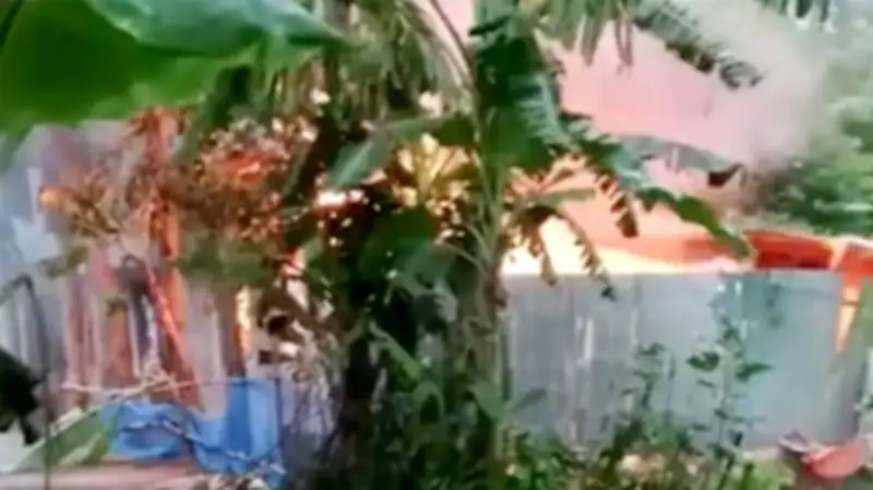 পাবনায় ধর্ষণ-হত্যার আসামিদের বাড়িতে আগুন, নিহত ৩