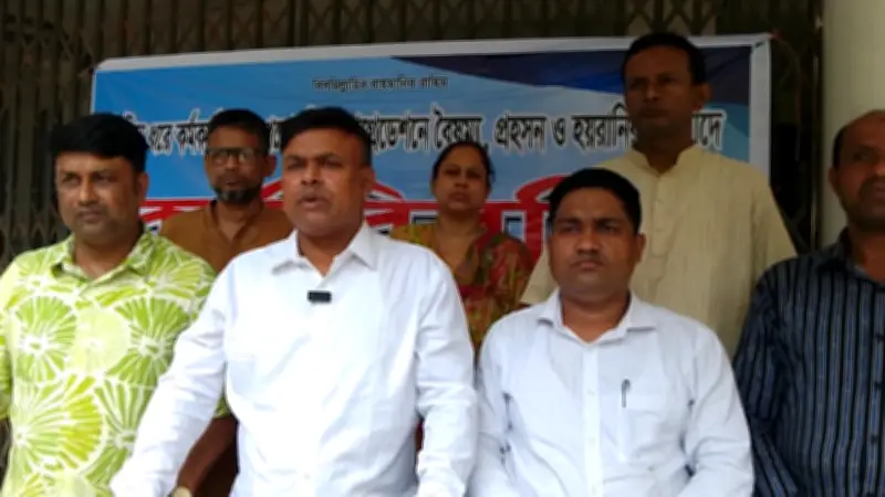 অভিযানের আগেই পালালেন অভিযুক্ত, ৬৬ কেজি গাঁজা উদ্ধার