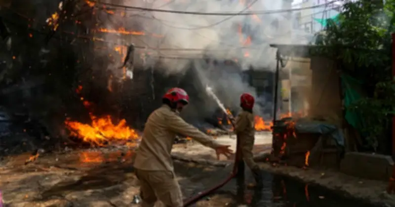 দিল্লির হোটেল অগ্নিকাণ্ডে বাংলাদেশি নারীর মৃত্যু, নিহত ২৩