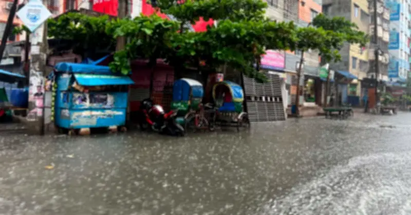 ঢাকায় হঠাৎ বৃষ্টি, নগরজীবনে স্থবিরতা