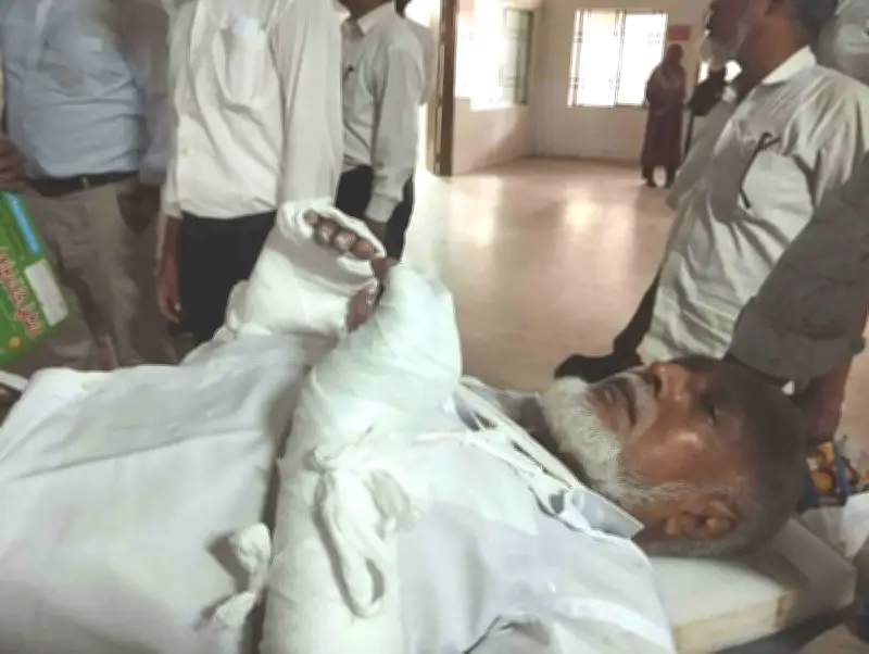 নাটোরে আইনজীবীকে পিটিয়ে হত্যাচেষ্টা, ছদ্মবেশী যুবক আটক