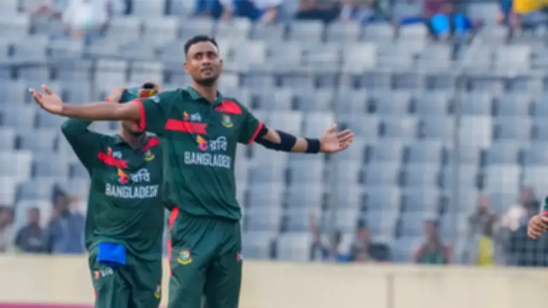 শরিফুলের ৬ উইকেটেও হোয়াইটওয়াশ এড়াল অজিরা