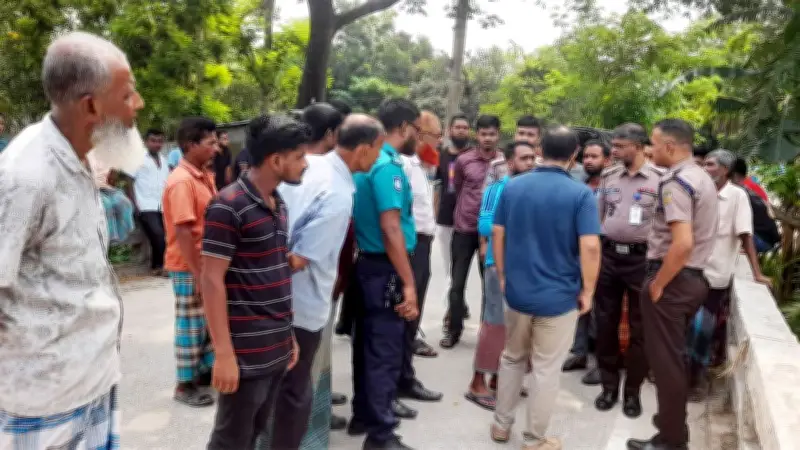 নদী থেকে অটোচালকের মরদেহ উদ্ধার, হামে চার শিশুর মৃত্যু