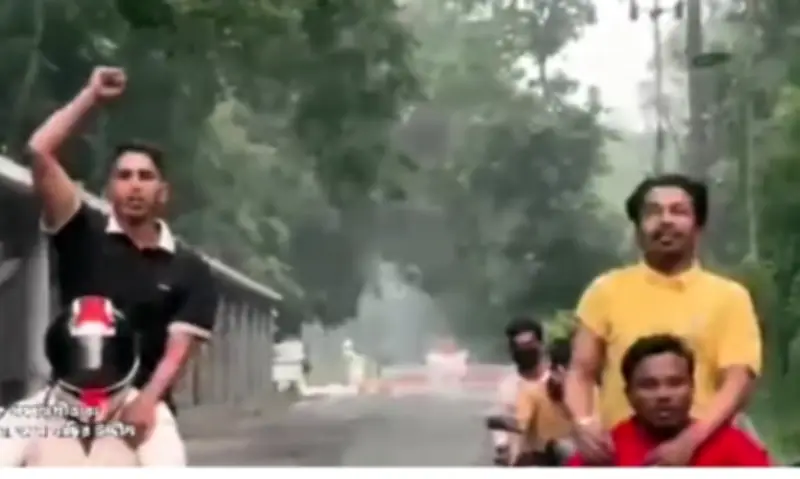 চট্টগ্রাম বিশ্ববিদ্যালয় ক্যাম্পাসে নিষিদ্ধ ছাত্রলীগের মোটরসাইকেল শোডাউন