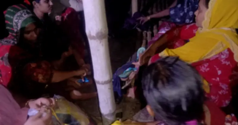 গোমস্তাপুরে সীমান্তে বিএসএফের পুশইন চেষ্টা প্রতিহত বিজিবির