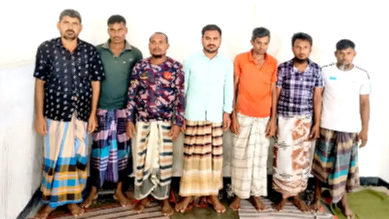 বিএসএফের পুশইনে সহায়তা, ৭ বাংলাদেশি আটক টেকনাফে