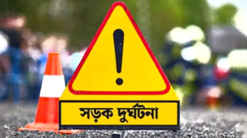 বাস চাপায় ট্রাক চালকের মৃত্যু, ফুটওভার ব্রিজ থাকলেও হচ্ছে না ব্যবহার