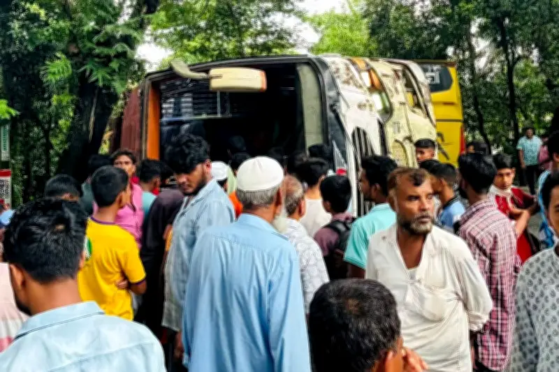 লোহাগাড়ায় পিকনিক বাস উল্টে ১৫ যাত্রী আহত