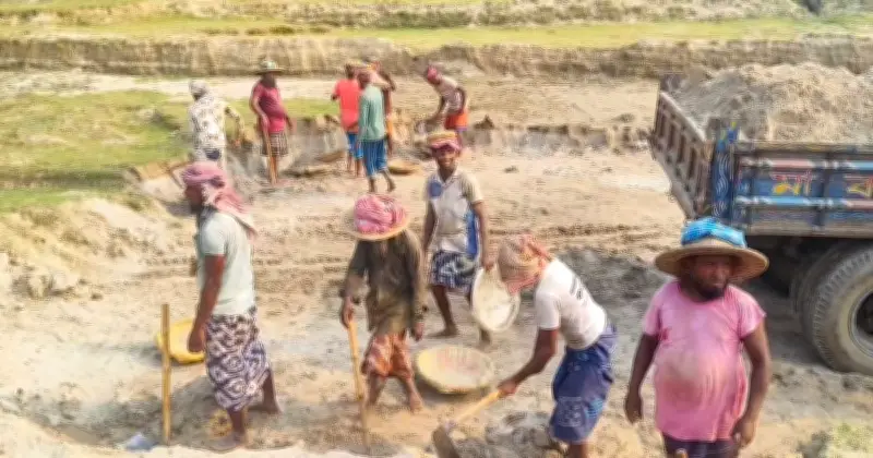 চেয়ারম্যানের বিরুদ্ধে নদী থেকে অবৈধ বালু-মাটি উত্তোলনের অভিযোগ