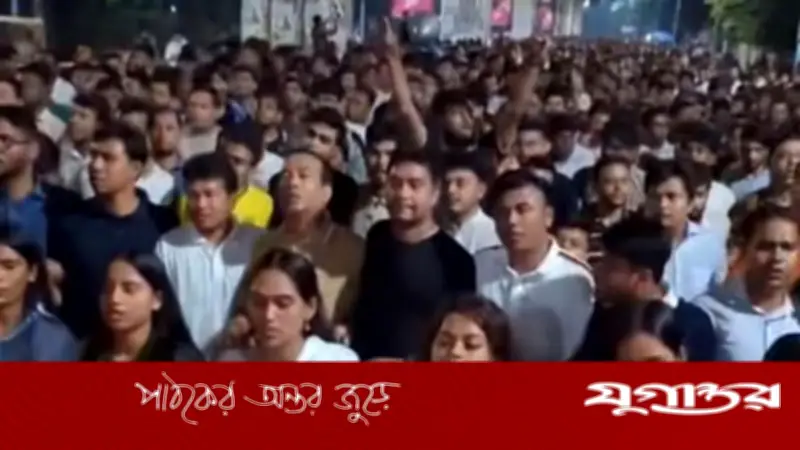 শিবিরের মিথ্যা প্রচারণার প্রতিবাদে শহীদ মিনার থেকে ছাত্রদলের বিক্ষোভ
