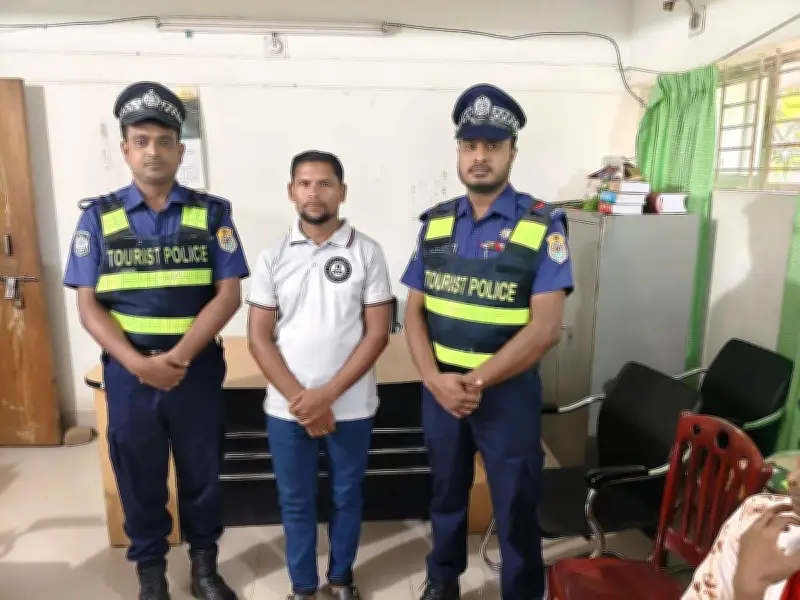 চীনা পর্যটককে হেনস্তা: কনটেন্ট ক্রিয়েটর আবদুল মাবুত গ্রেপ্তার