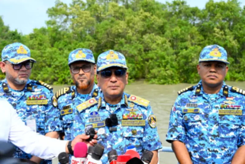 সুন্দরবনে দস্যুতা দমনে কঠোর অবস্থানে কোস্টগার্ড