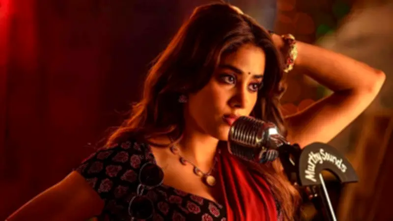 বিতর্কের পর ‘পেড্ডি’তে জাহ্নবীর দৃশ্য সংযোজন
