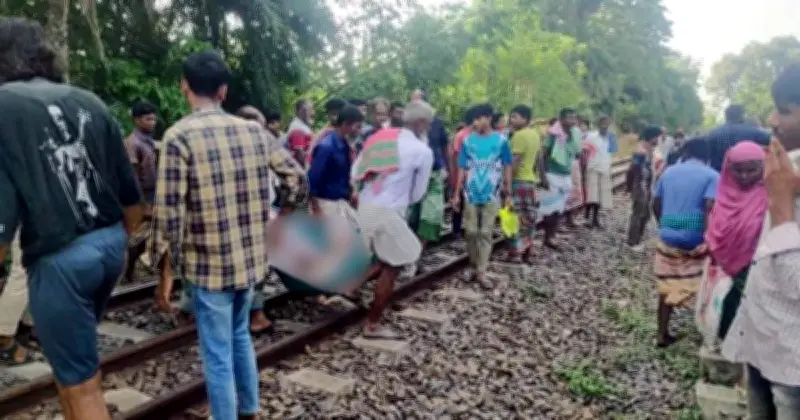 নাটোরে রেললাইনে বসে মোবাইলে কথা বলতে গিয়ে ট্রেনের ধাক্কায় গরু ব্যবসায়ী নিহত