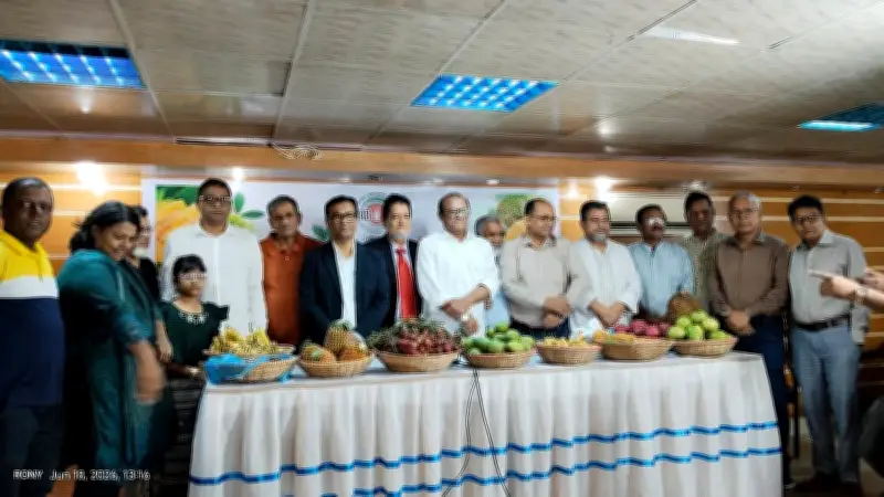 ক্র্যাবের ফল উৎসবে সাংবাদিকদের মিলনমেলা