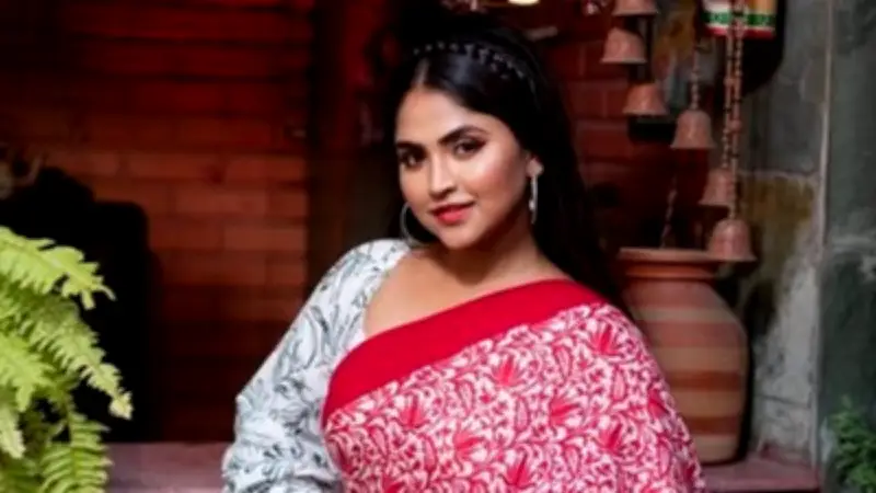 দেবলীনা নন্দীর স্বামী ও শ্বশুরবাড়ির বিরুদ্ধে আইনি পদক্ষেপ