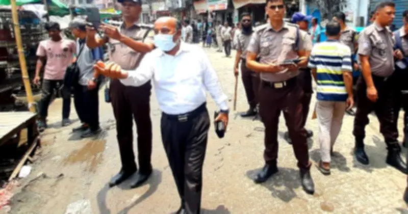ঢাকা দক্ষিণ সিটি করপোরেশনের মোবাইল কোর্টে সড়ক-ফুটপাত উচ্ছেদ